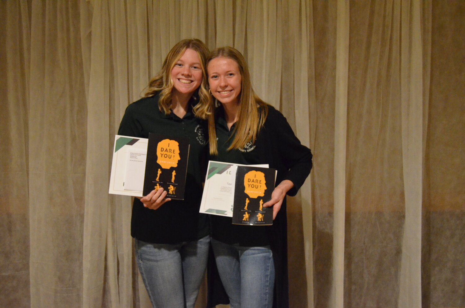 Zoey Dennler and Taylor Bartholomew were named the 2022-2023 recipients of the I Dare You Award at the 4-H Awards Celebration November 5.  This is the highest honor given to Washington County 4-H youth.